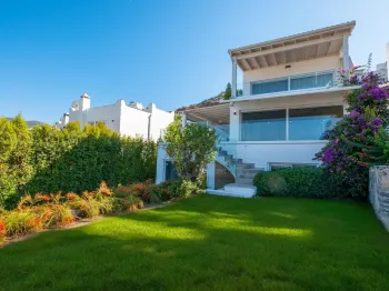 Sea view fully furnished family villa in Yalikavak